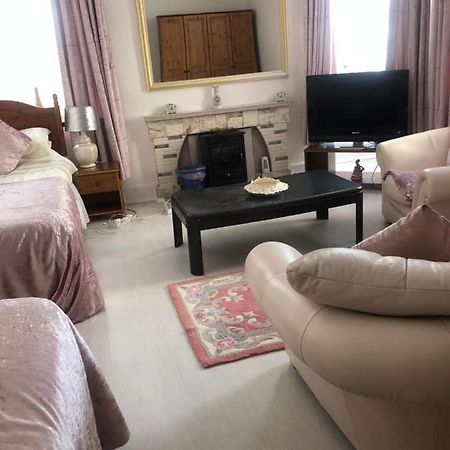 Brown'S Guest House Peterhead Extérieur photo